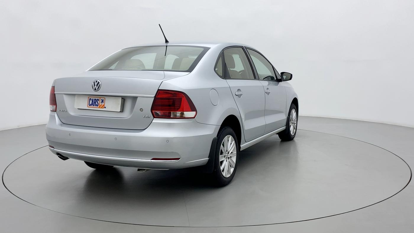 2016 Volkswagen Vento HIGHLINE 1.2 TSI AT, Petrol, Automatic, 52,969 km, Right Back Diagonal