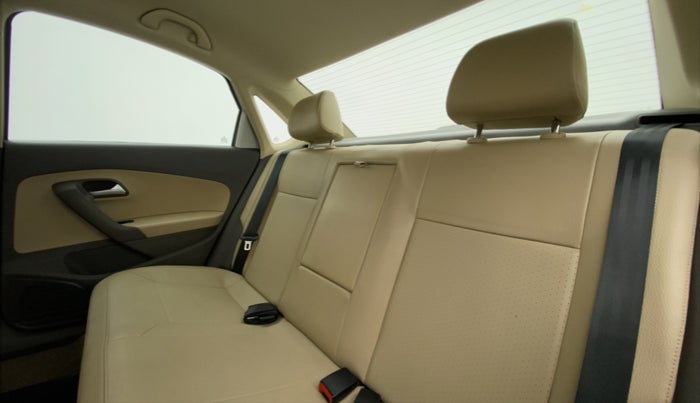 2016 Volkswagen Vento HIGHLINE 1.2 TSI AT, Petrol, Automatic, 52,969 km, Right Side Rear Door Cabin