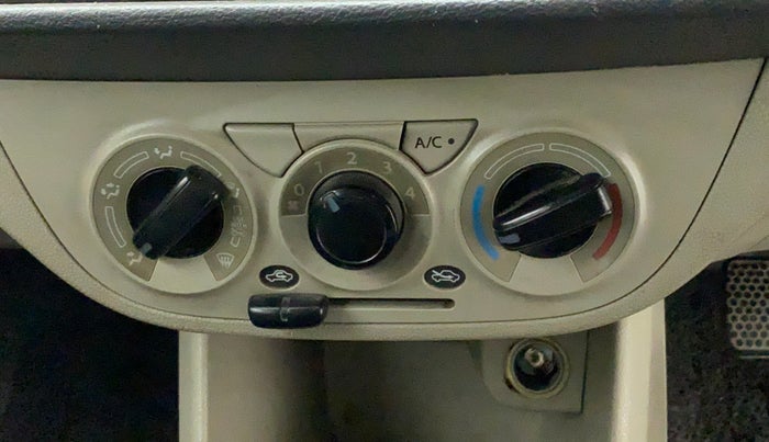 2017 Maruti Alto K10 LXI CNG (AIRBAG), CNG, Manual, 71,483 km, AC Unit - Directional switch has minor damage