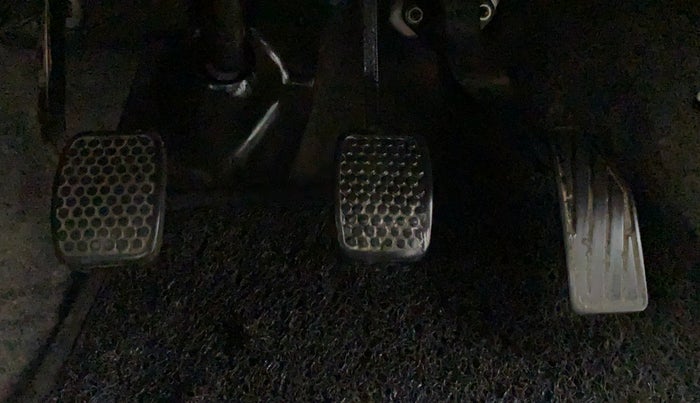 2017 Maruti Alto K10 LXI CNG (AIRBAG), CNG, Manual, 71,483 km, Pedals