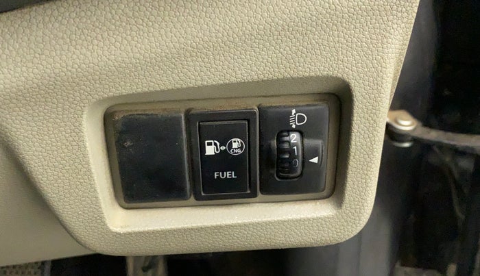 2017 Maruti Alto K10 LXI CNG (AIRBAG), CNG, Manual, 71,483 km, Dashboard - Headlight height adjustment not working