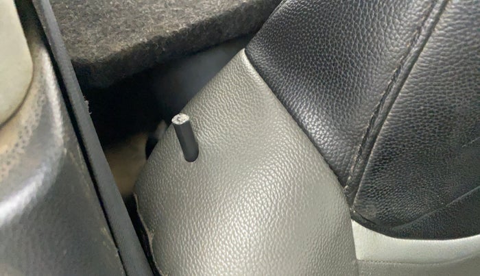 2017 Maruti Alto K10 LXI CNG (AIRBAG), CNG, Manual, 71,483 km, Second-row right seat - Seat adjuster lever broken but working