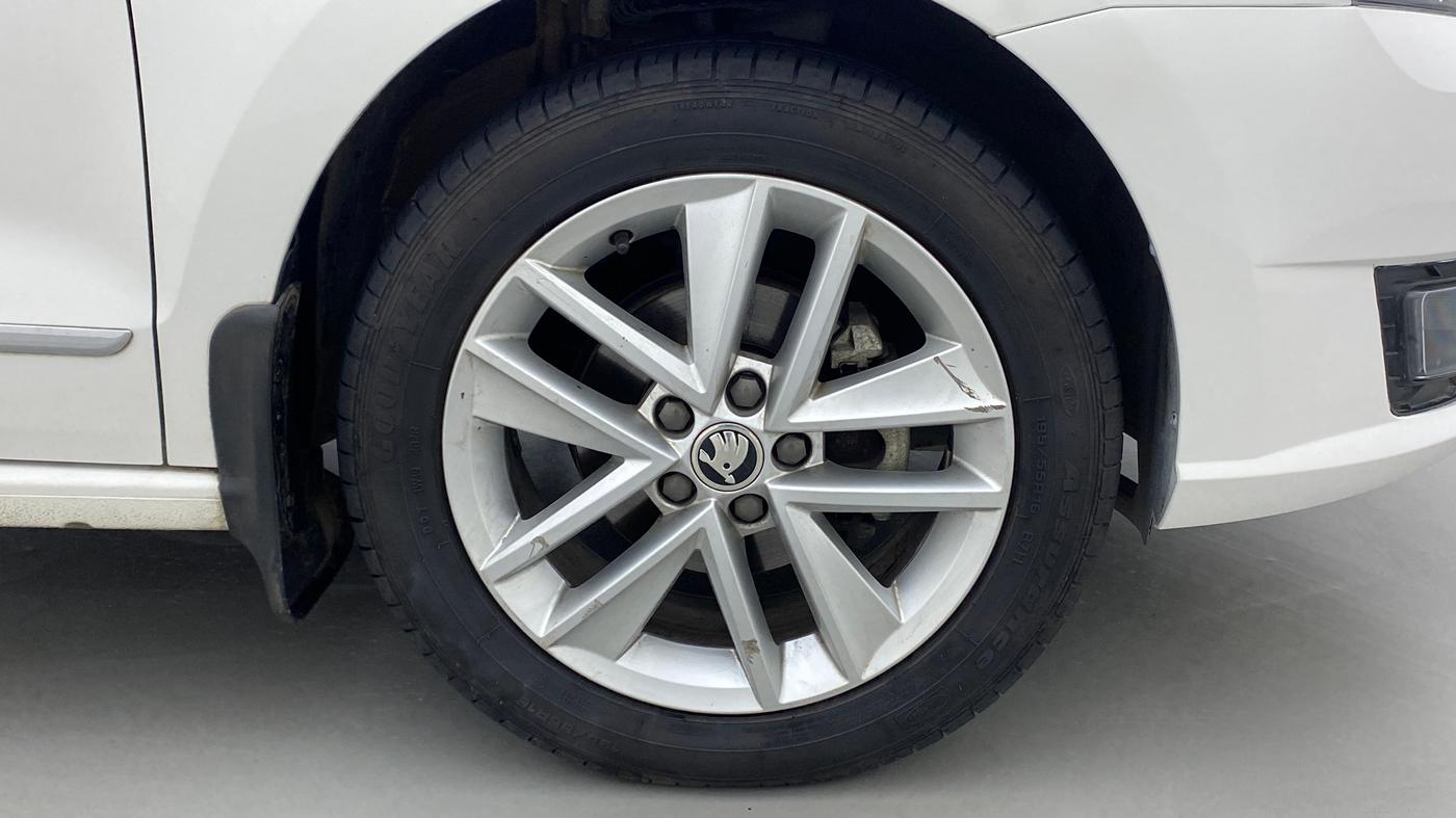 2020 Skoda Rapid STYLE 1.0 AT, Petrol, Automatic, 12,121 km, Right Front Wheel