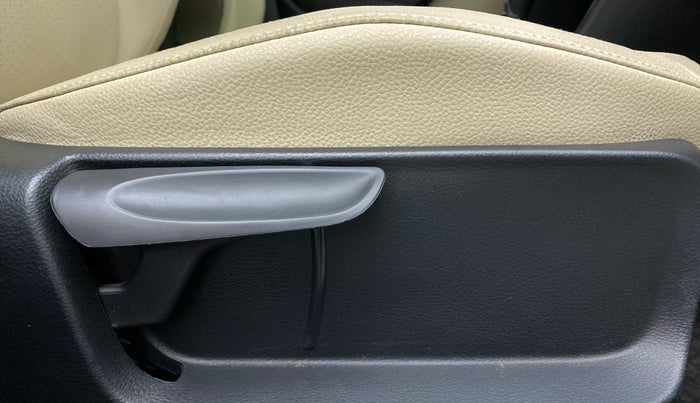 2020 Skoda Rapid STYLE 1.0 AT, Petrol, Automatic, 12,121 km, Driver Side Adjustment Panel