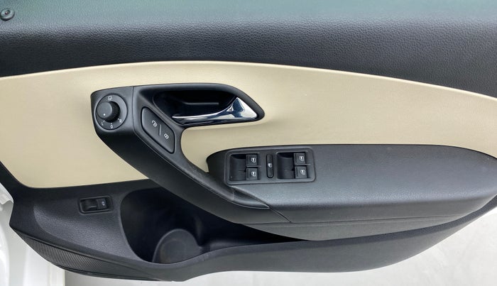 2020 Skoda Rapid STYLE 1.0 AT, Petrol, Automatic, 12,121 km, Driver Side Door Panels Control