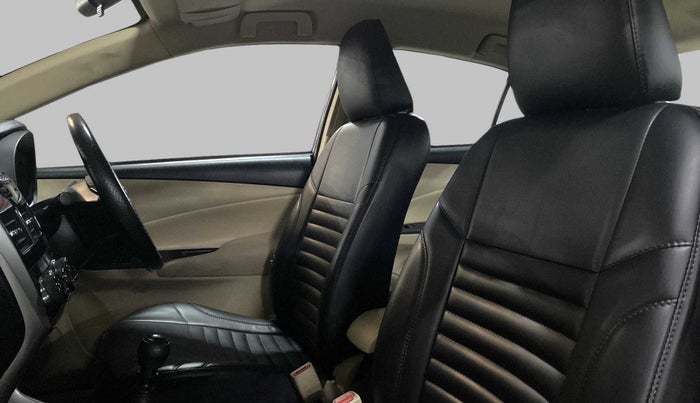 2019 Toyota YARIS J MT, Petrol, Manual, 30,784 km, Right Side Front Door Cabin