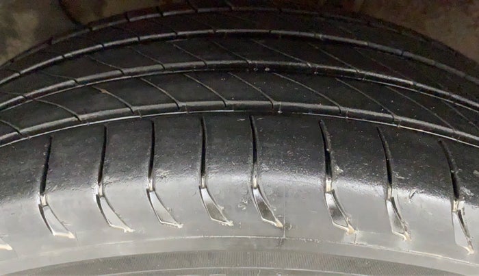 2014 Hyundai Elite i20 ASTA 1.2, Petrol, Manual, 51,113 km, Left Front Tyre Tread