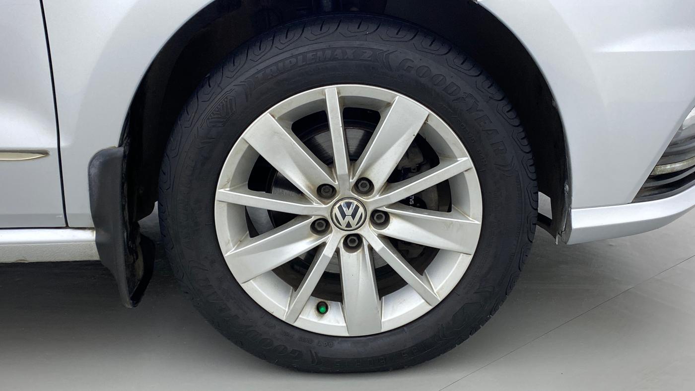 2016 Volkswagen Ameo HIGHLINE 1.2, Petrol, Manual, 58,049 km, Right Front Wheel