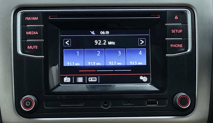 2016 Volkswagen Ameo HIGHLINE 1.2, Petrol, Manual, 58,049 km, Infotainment System