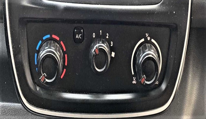 2015 Renault Kwid RXL, Petrol, Manual, 41,184 km, AC Unit - Directional switch has minor damage