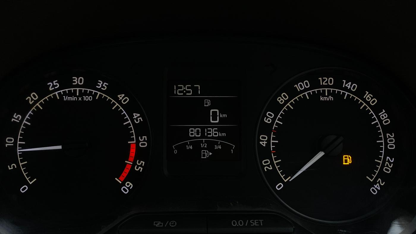 2015 Skoda Rapid 1.5 TDI MT Ambition Plus, Diesel, Manual, 80,074 km, Odometer Image