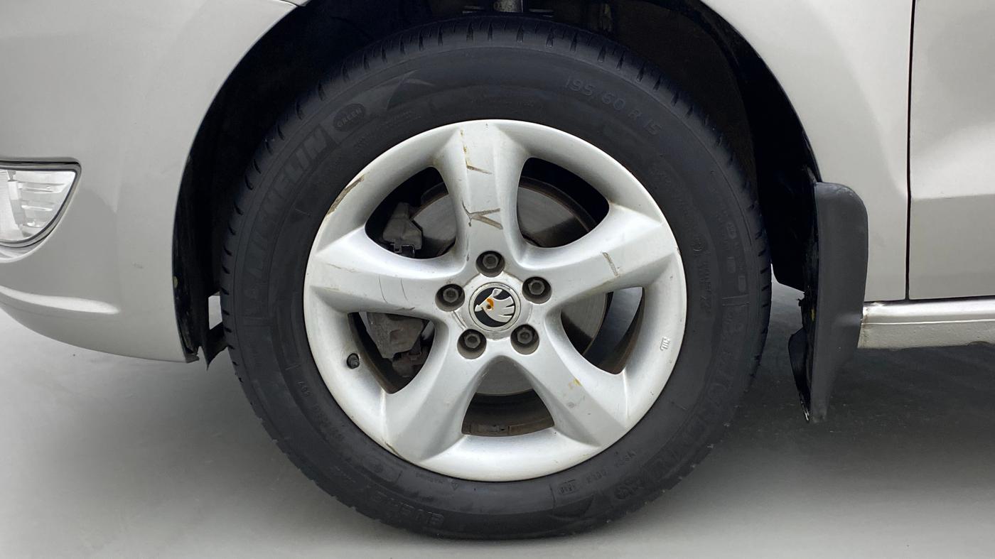 2015 Skoda Rapid 1.5 TDI MT Ambition Plus, Diesel, Manual, 80,074 km, Left Front Wheel