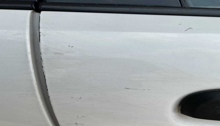 2017 Renault Kwid RXT 1.0 EASY-R AT OPTION, Petrol, Automatic, 63,206 km, Driver-side door - Minor scratches