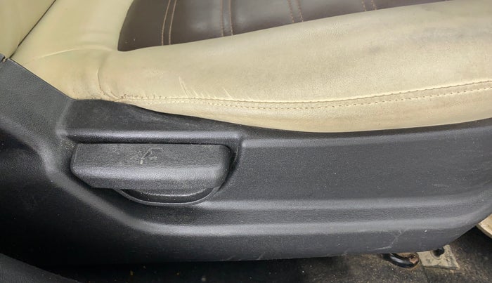 2013 Hyundai i20 MAGNA O 1.2, Petrol, Manual, 58,033 km, Driver Side Adjustment Panel