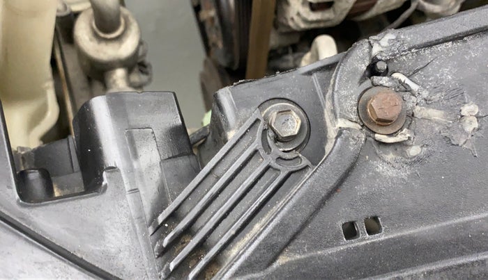 2013 Hyundai i20 MAGNA O 1.2, Petrol, Manual, 58,033 km, Right headlight - Clamp has minor damage