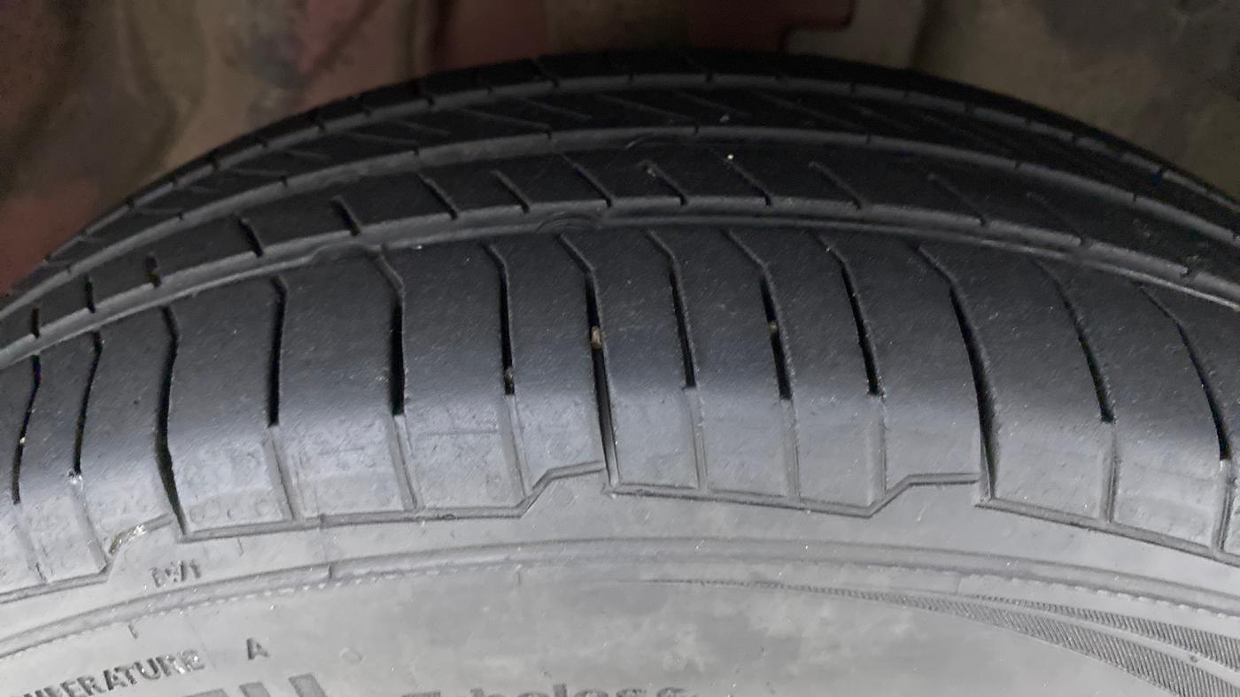 2014 Datsun Go T, Petrol, Manual, 41,239 km, Right Front Tyre Tread