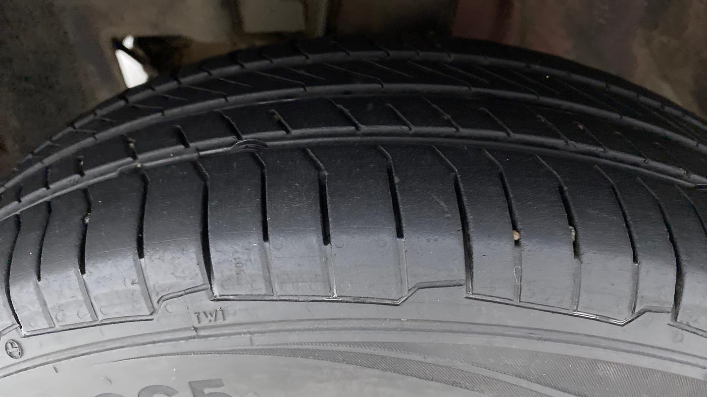 2014 Datsun Go T, Petrol, Manual, 41,239 km, Left Front Tyre Tread