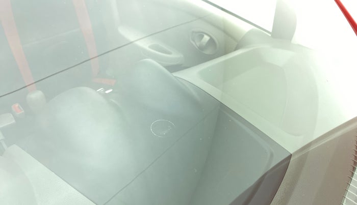 2014 Datsun Go T, Petrol, Manual, 41,239 km, Front windshield - Minor spot on windshield