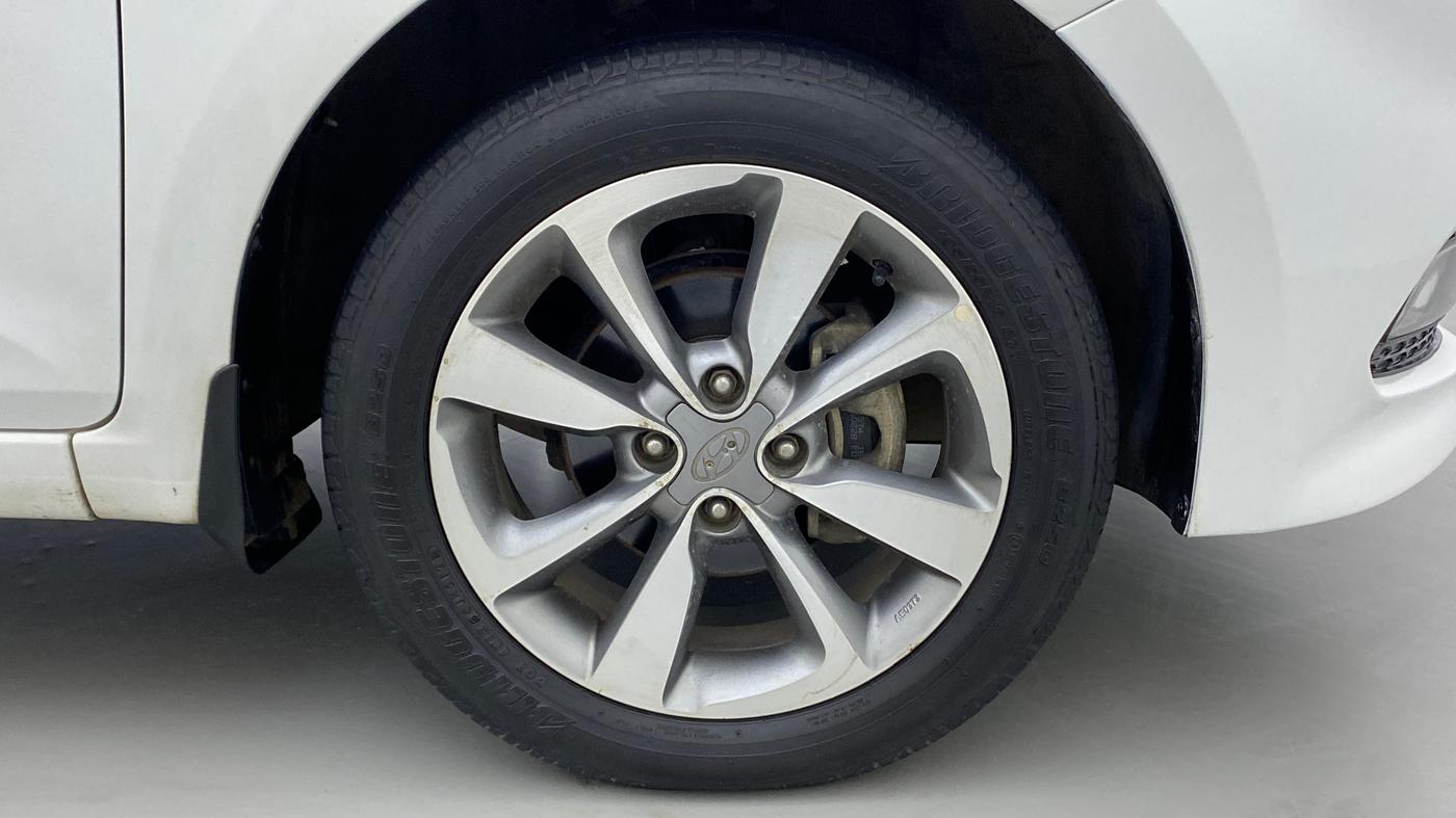 2017 Hyundai Elite i20 ASTA 1.4 CRDI DUAL TONE, Diesel, Manual, 86,644 km, Right Front Wheel