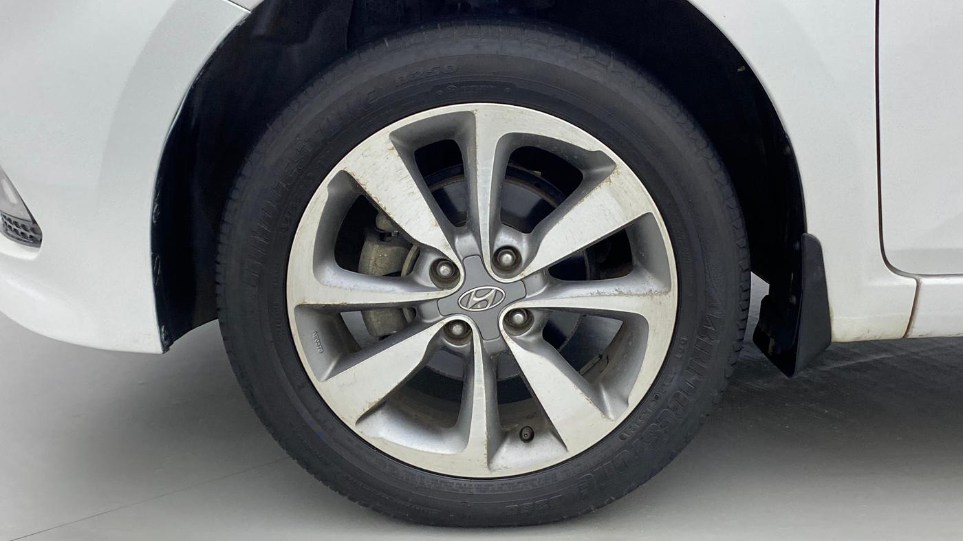 2017 Hyundai Elite i20 ASTA 1.4 CRDI DUAL TONE, Diesel, Manual, 86,644 km, Left Front Wheel