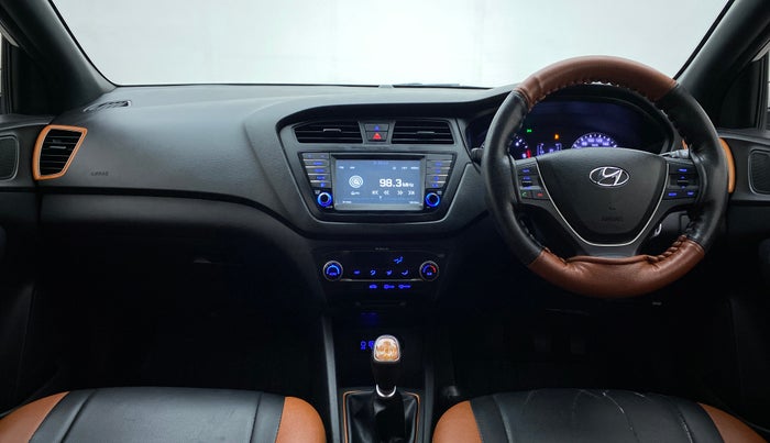 2017 Hyundai Elite i20 ASTA 1.4 CRDI DUAL TONE, Diesel, Manual, 86,644 km, Dashboard