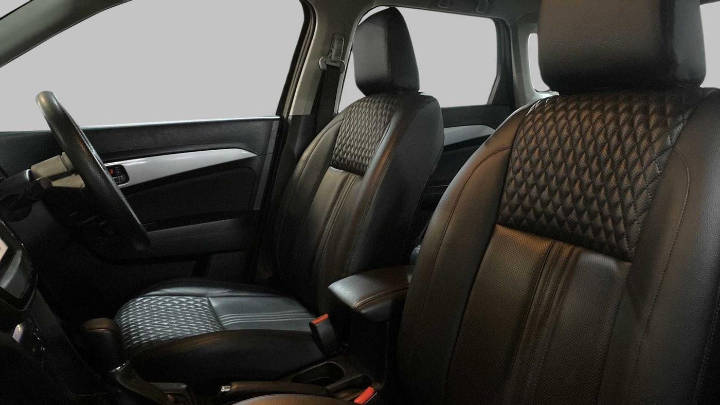 2020 Maruti Vitara Brezza ZXI PLUS AT SHVS, Petrol, Automatic, 17,399 km, Right Side Front Door Cabin