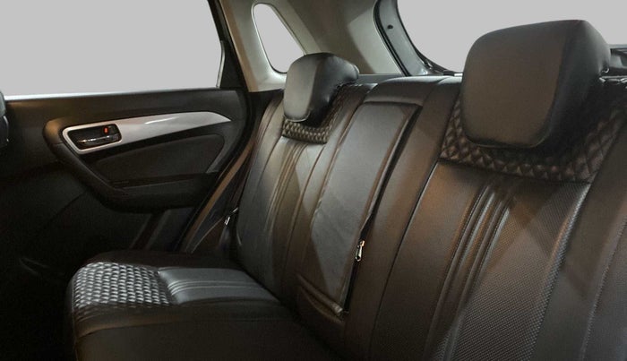 2020 Maruti Vitara Brezza ZXI PLUS AT SHVS, Petrol, Automatic, 17,399 km, Right Side Rear Door Cabin