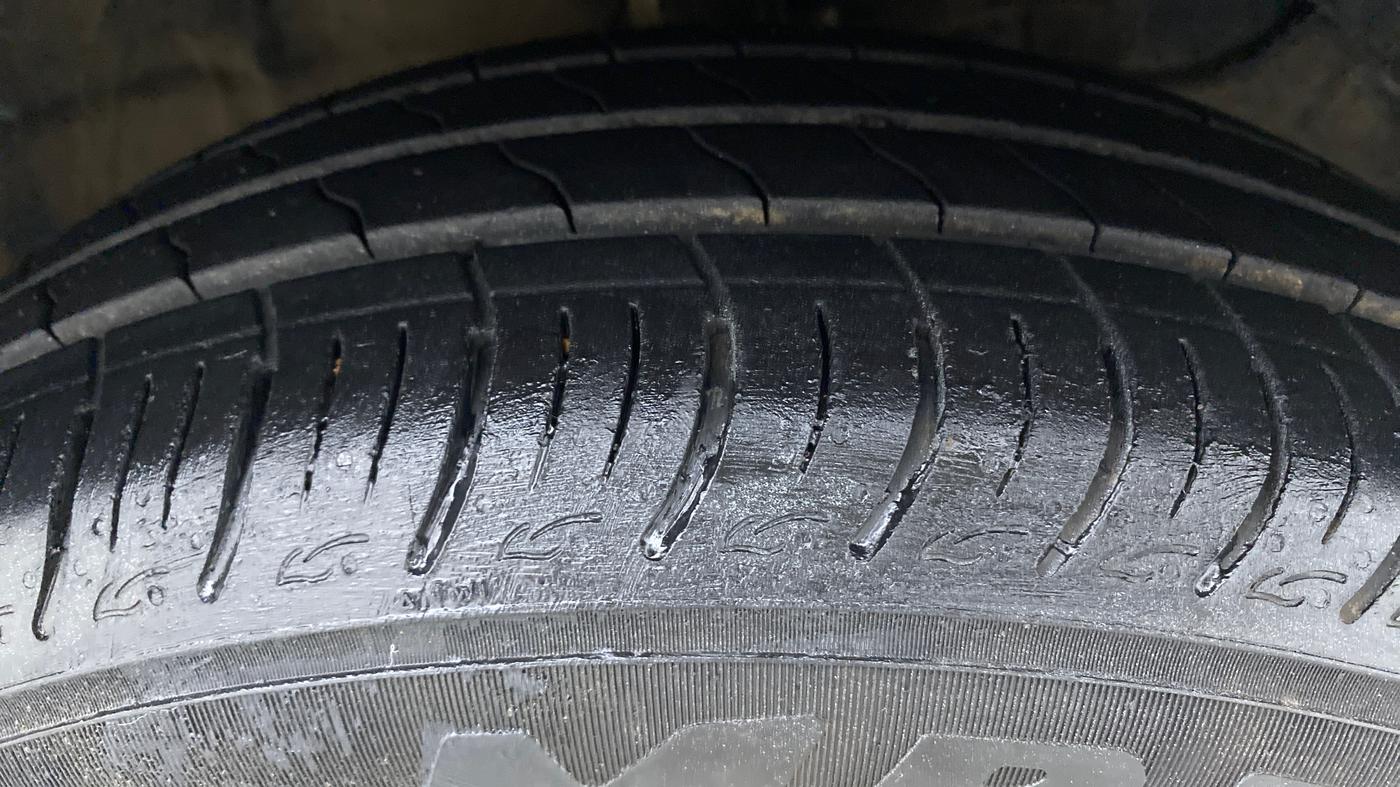 2021 Maruti Baleno DELTA PETROL 1.2, Petrol, Manual, 10,568 km, Right Front Tyre Tread