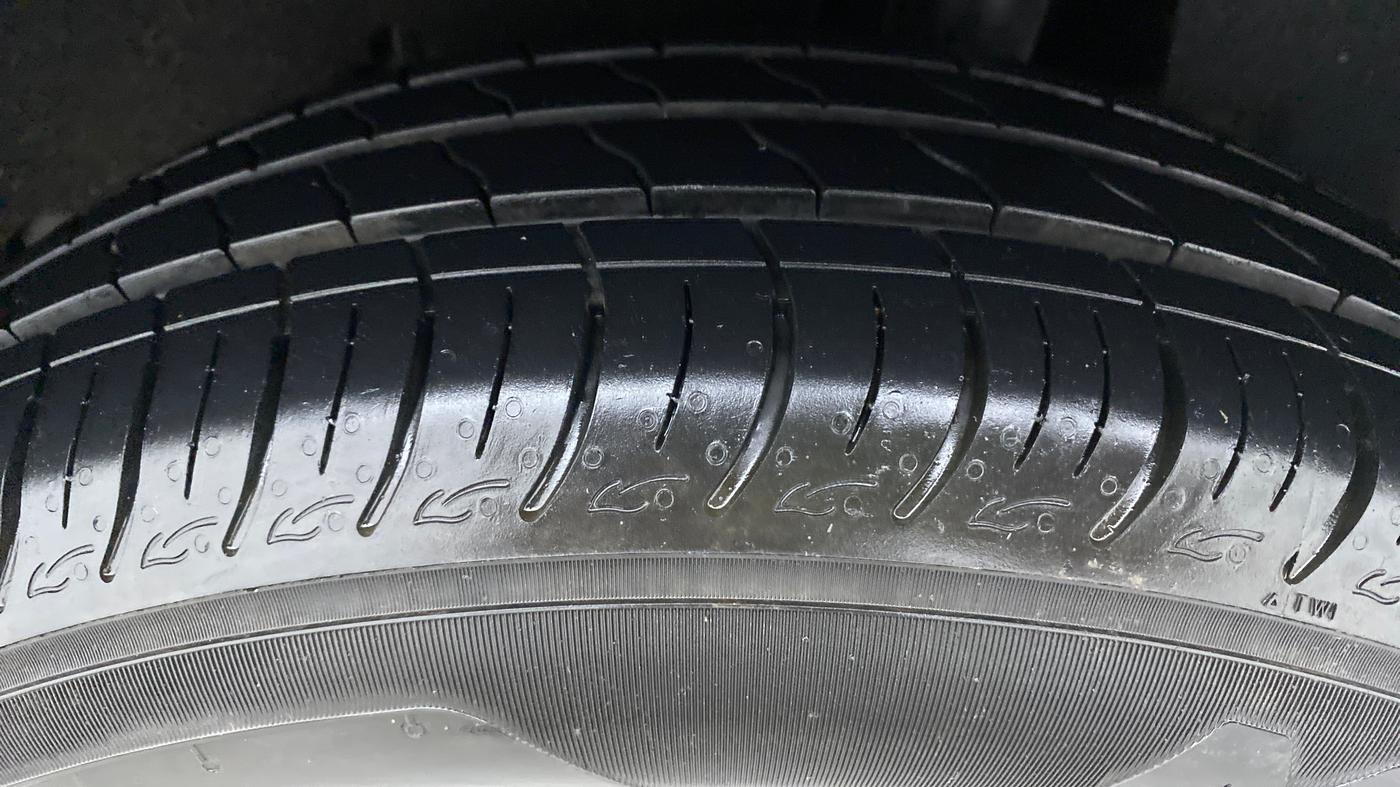 2021 Maruti Baleno DELTA PETROL 1.2, Petrol, Manual, 10,568 km, Left Rear Tyre Tread