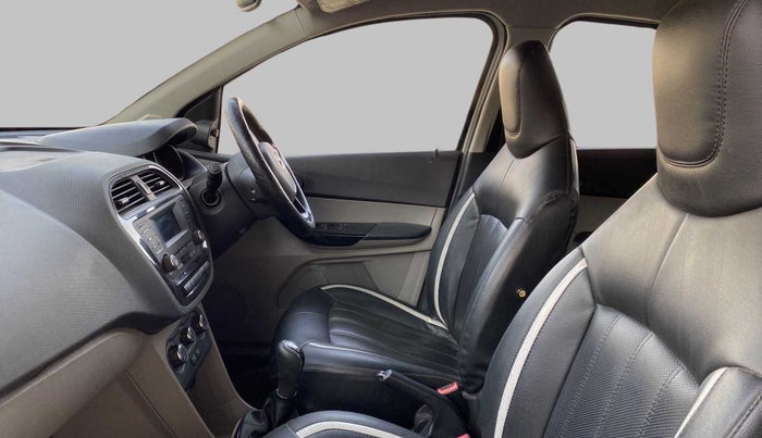 2018 Tata Tiago XT PETROL, Petrol, Manual, 49,464 km, Right Side Front Door Cabin