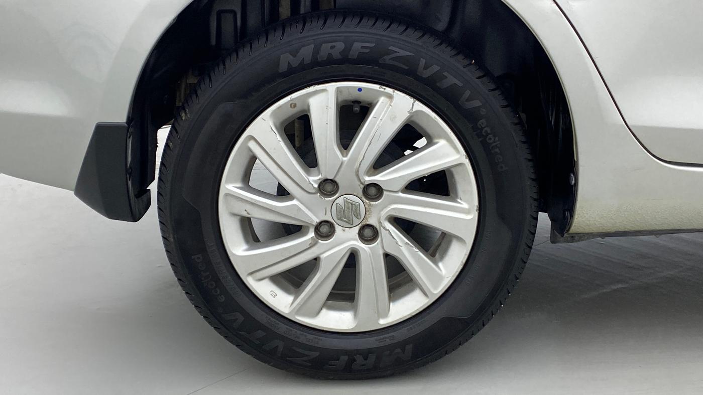 2016 Maruti Swift Dzire ZXI, Petrol, Manual, 41,812 km, Right Rear Wheel