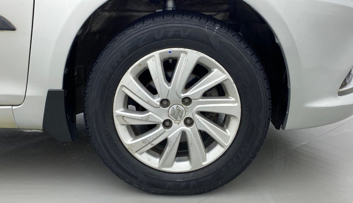2016 Maruti Swift Dzire ZXI, Petrol, Manual, 41,812 km, Right Front Wheel