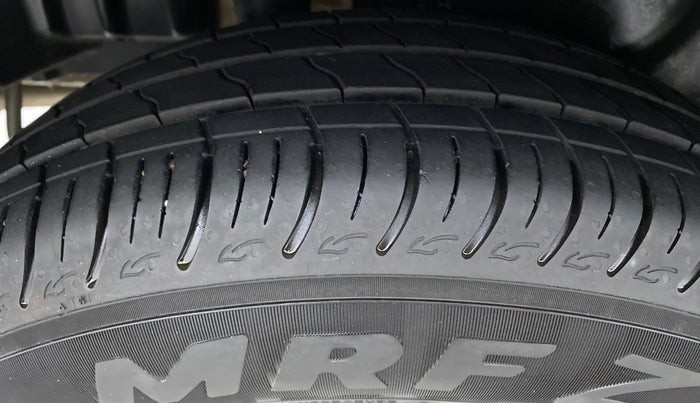 2016 Maruti Swift Dzire ZXI, Petrol, Manual, 41,812 km, Right Rear Tyre Tread