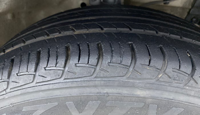 2016 Maruti Swift Dzire ZXI, Petrol, Manual, 41,812 km, Right Front Tyre Tread