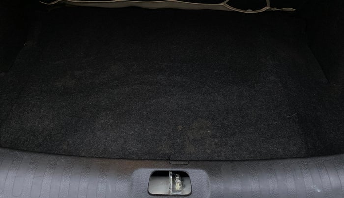 2016 Maruti Swift Dzire ZXI, Petrol, Manual, 41,812 km, Boot Inside