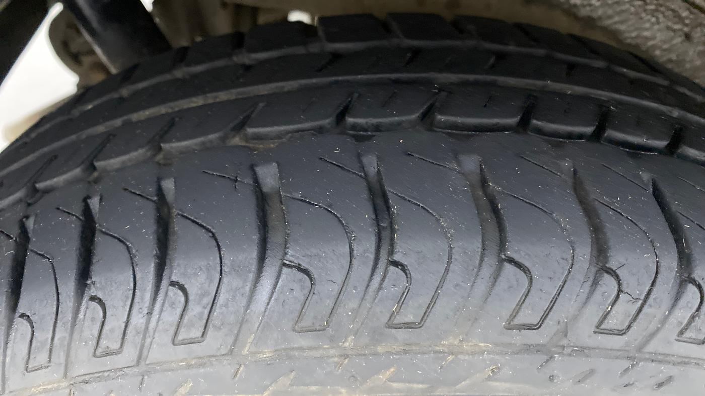 2016 Maruti Wagon R 1.0 VXI, Petrol, Manual, 22,560 km, Right Rear Tyre Tread