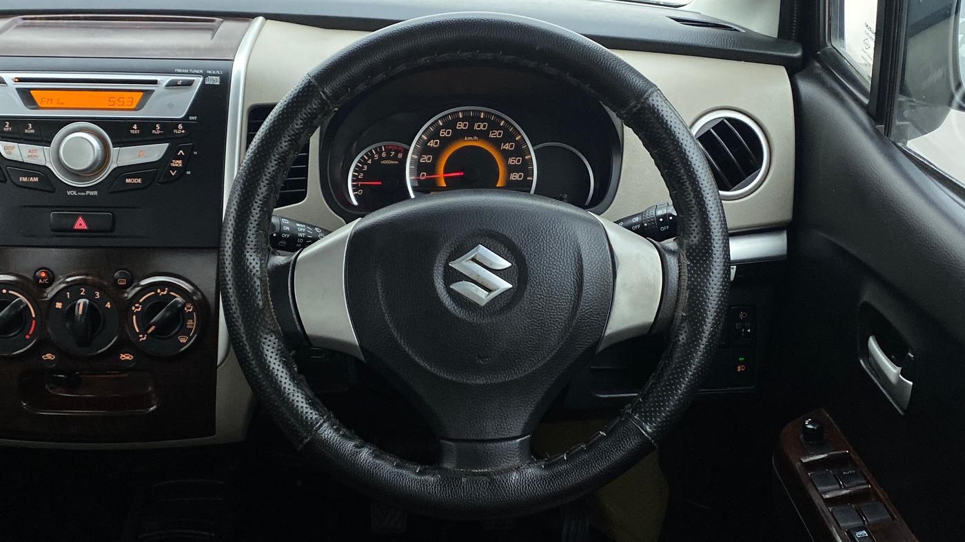 2016 Maruti Wagon R 1.0 VXI, Petrol, Manual, 22,560 km, Steering Wheel Close Up