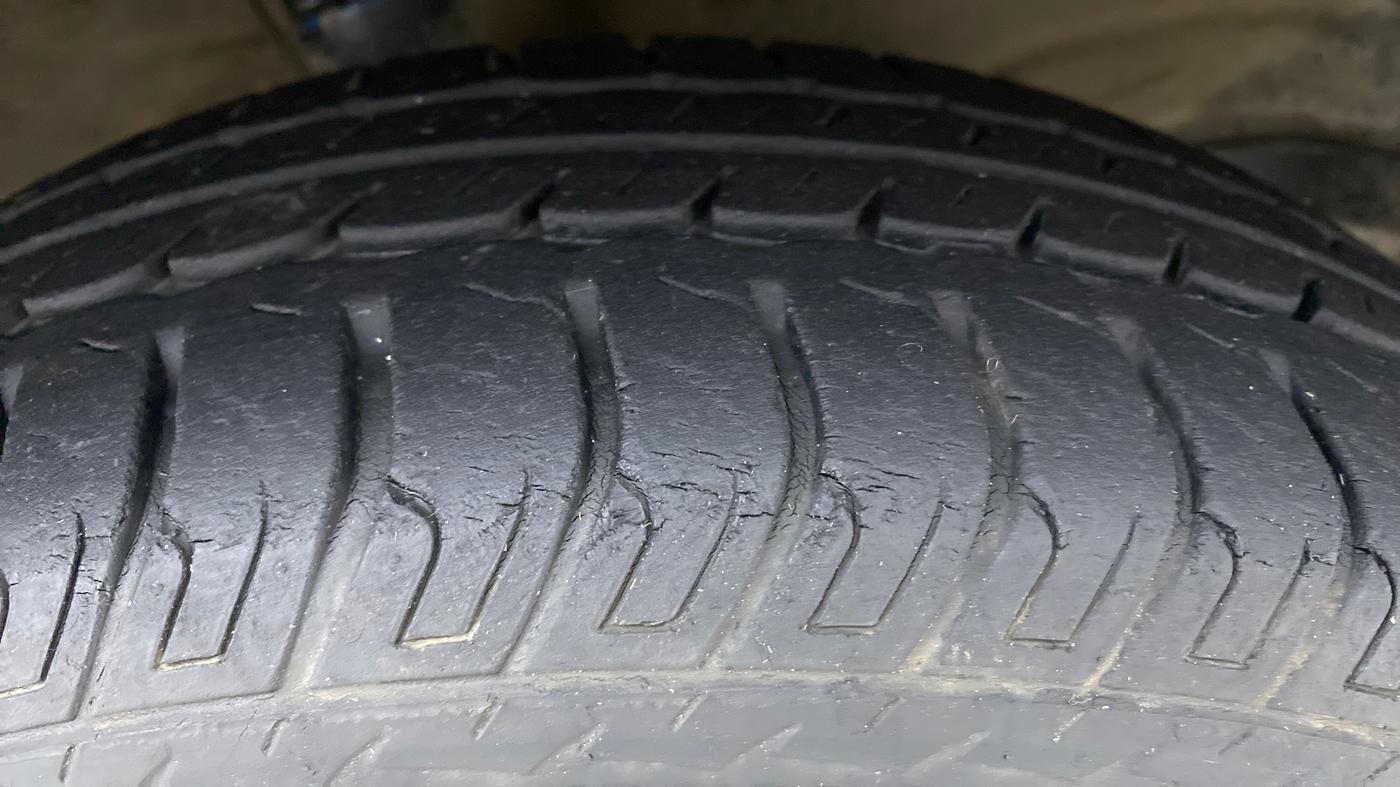 2016 Maruti Wagon R 1.0 VXI, Petrol, Manual, 22,560 km, Right Front Tyre Tread
