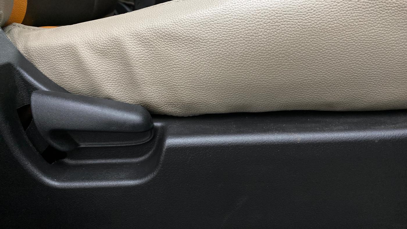 2016 Maruti Wagon R 1.0 VXI, Petrol, Manual, 22,560 km, Driver Side Adjustment Panel