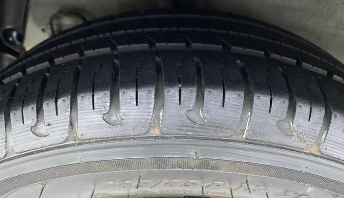 2017 Hyundai Xcent S AT 1.2, Petrol, Automatic, 9,266 km, Right Rear Tyre Tread