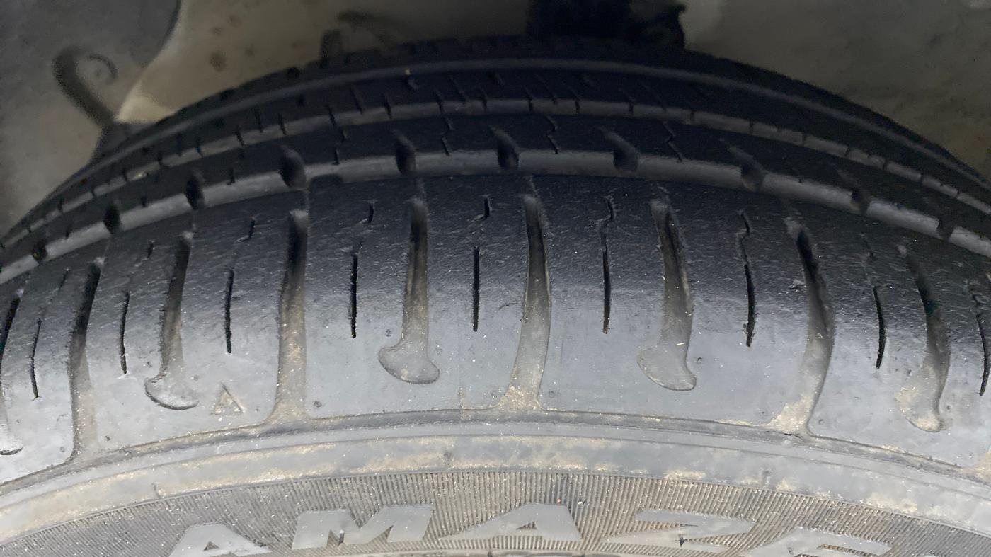 2017 Hyundai Xcent S AT 1.2, Petrol, Automatic, 9,266 km, Left Front Tyre Tread