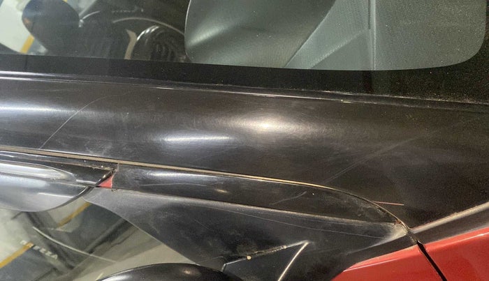 2017 Maruti Vitara Brezza LDI, Diesel, Manual, 51,889 km, Right A pillar - Minor scratches