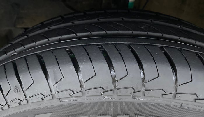 2022 Maruti Swift VXI, Petrol, Manual, 3,367 km, Left Front Tyre Tread