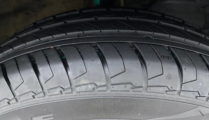 2022 Maruti Swift VXI, Petrol, Manual, 3,367 km, Right Front Tyre Tread