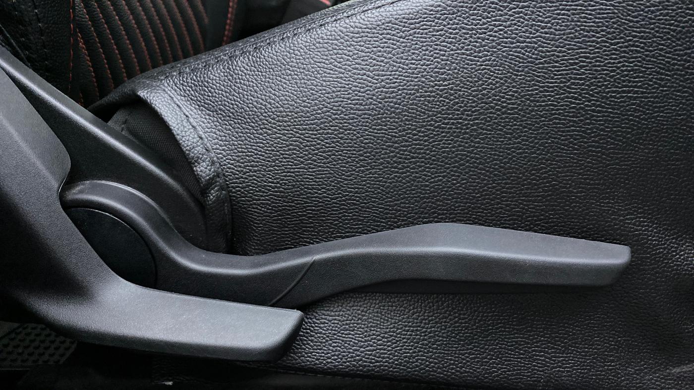 2022 Maruti Swift VXI, Petrol, Manual, 3,367 km, Driver Side Adjustment Panel