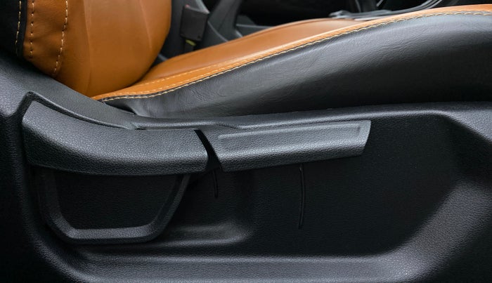 2022 Hyundai ALCAZAR PRESTIGE 1.5 MT 7STR, Diesel, Manual, 16,747 km, Driver Side Adjustment Panel