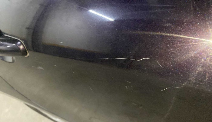 2016 Maruti Swift ZDI, Diesel, Manual, 42,885 km, Right rear door - Minor scratches