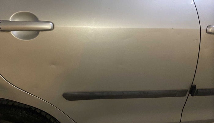2013 Maruti Swift VXI, Petrol, Manual, 83,096 km, Right rear door - Minor scratches