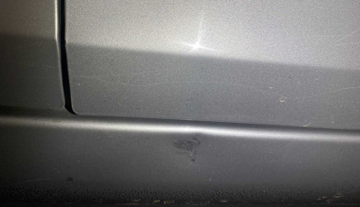 2013 Maruti Swift VXI, Petrol, Manual, 83,096 km, Right running board - Slightly dented