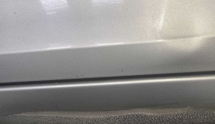 2013 Maruti Swift VXI, Petrol, Manual, 83,096 km, Left running board - Slightly dented